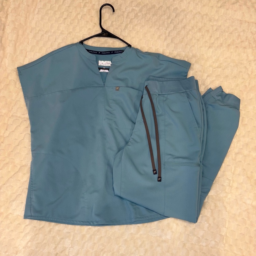 Fabletics Women's Blue Scrub Set